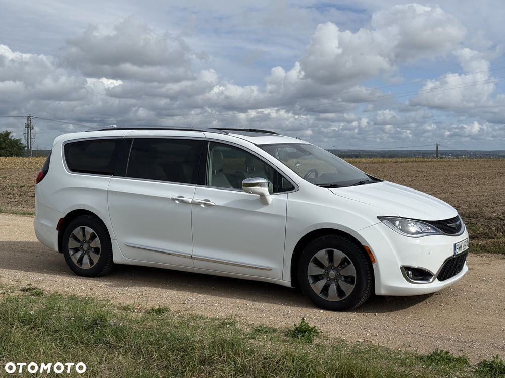 Chrysler Pacifica - 4