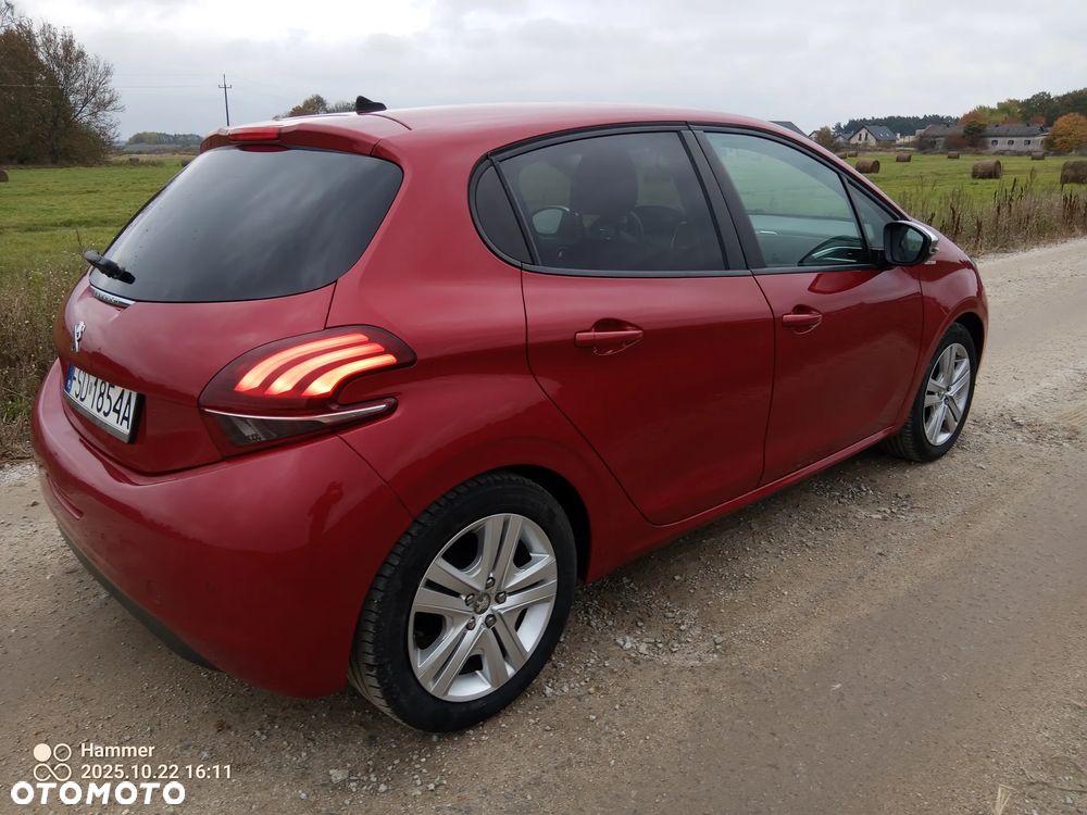 Peugeot 208 1.2 PureTech Allure - 11
