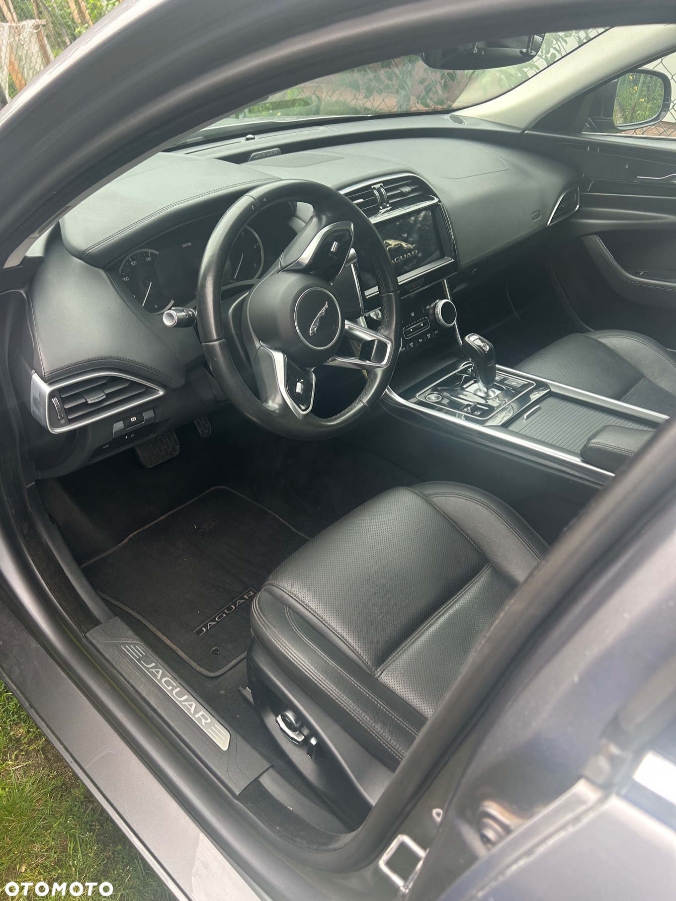 Jaguar XE 2.0 D180 SE - 15