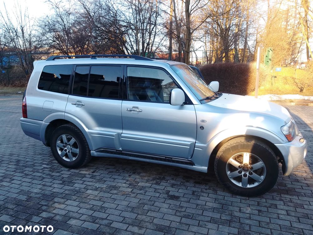 Mitsubishi Pajero 3.2 DI-D Automatik Dakar - 19