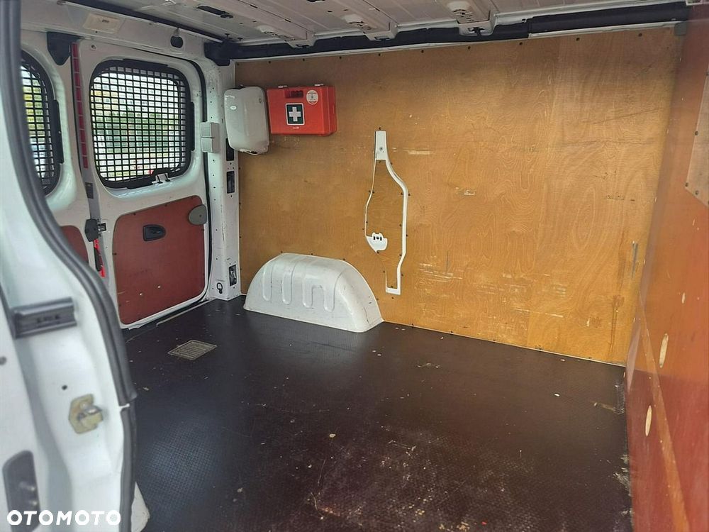 Opel Vivaro - 10