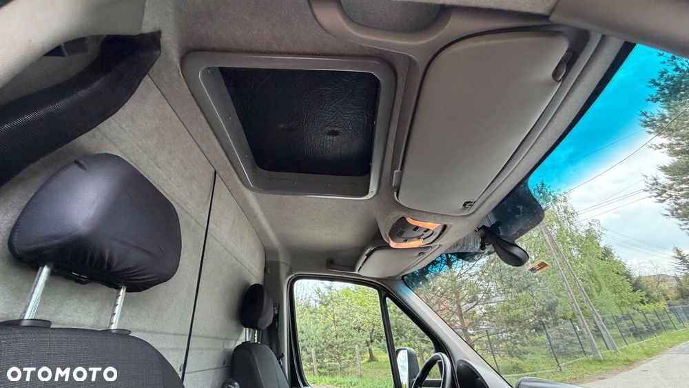 Mercedes-Benz Sprinter - 12