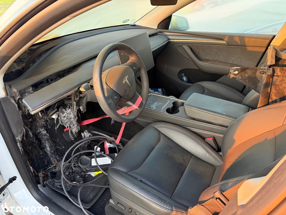 Tesla Model Y RWD - 9