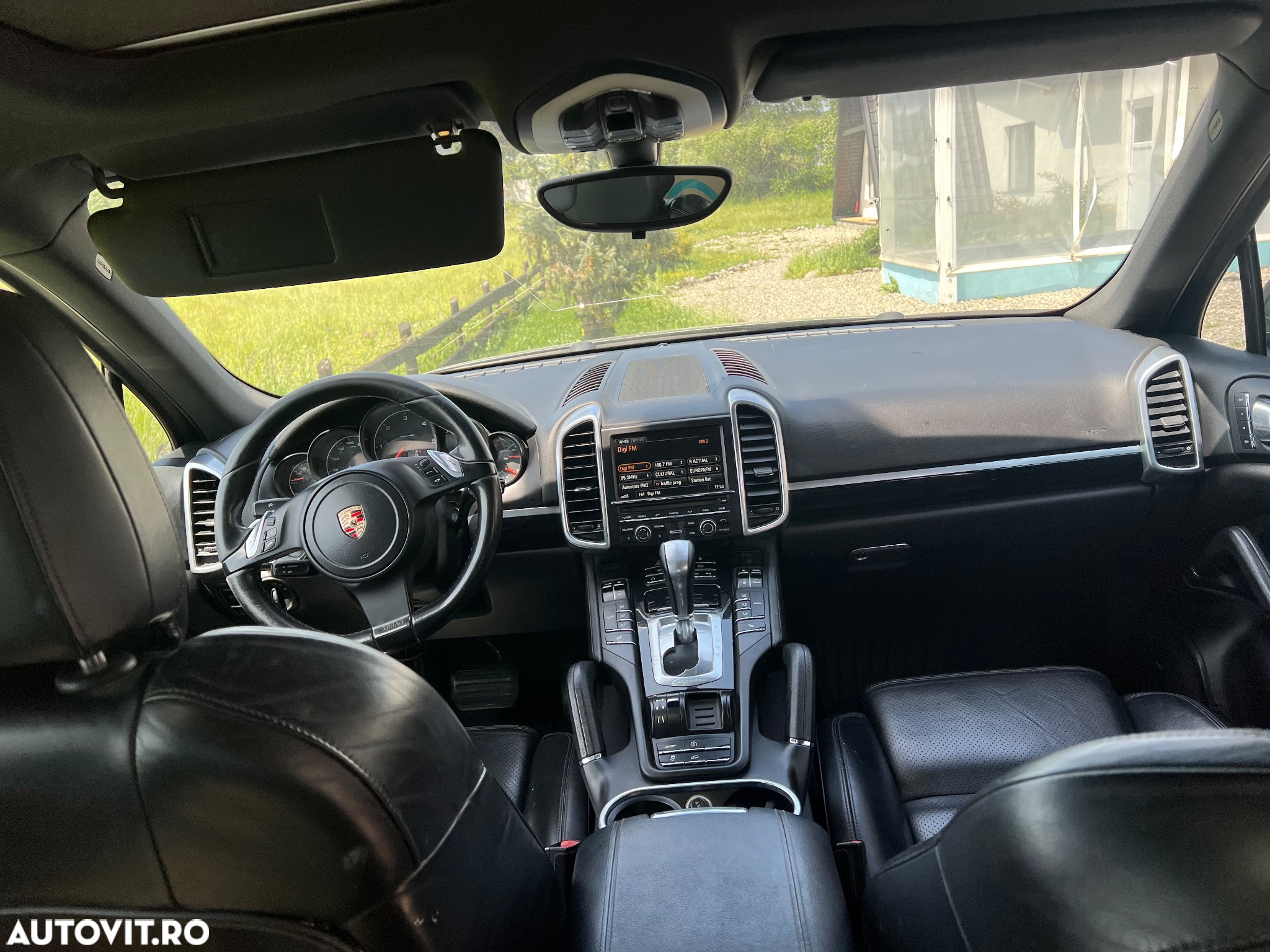 Porsche Cayenne - 2