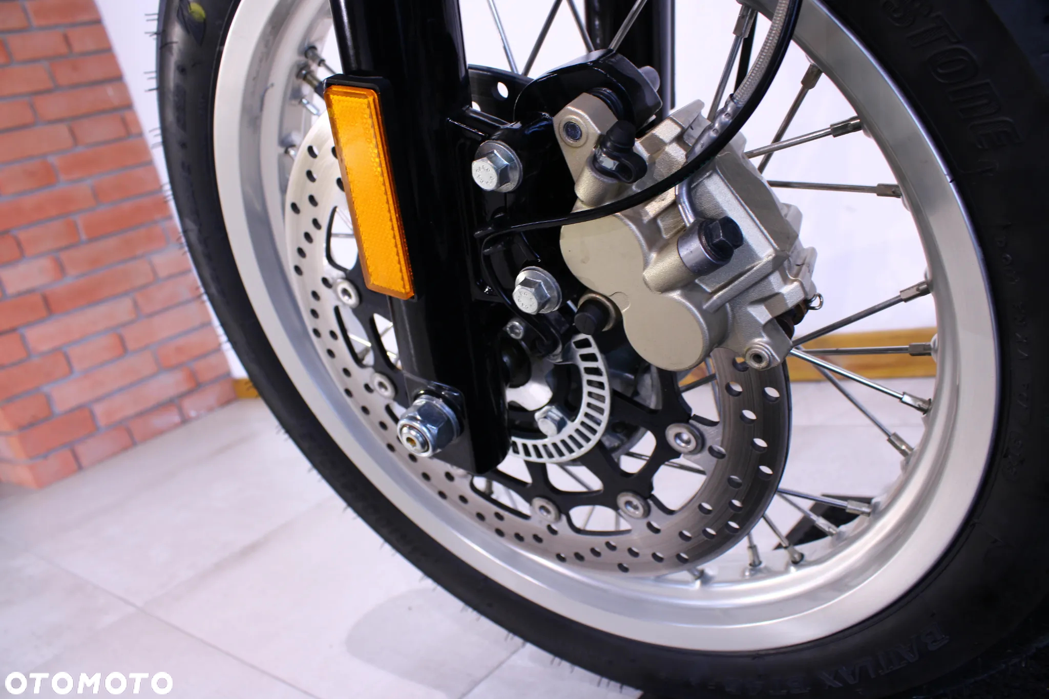 Royal Enfield Interceptor - 27