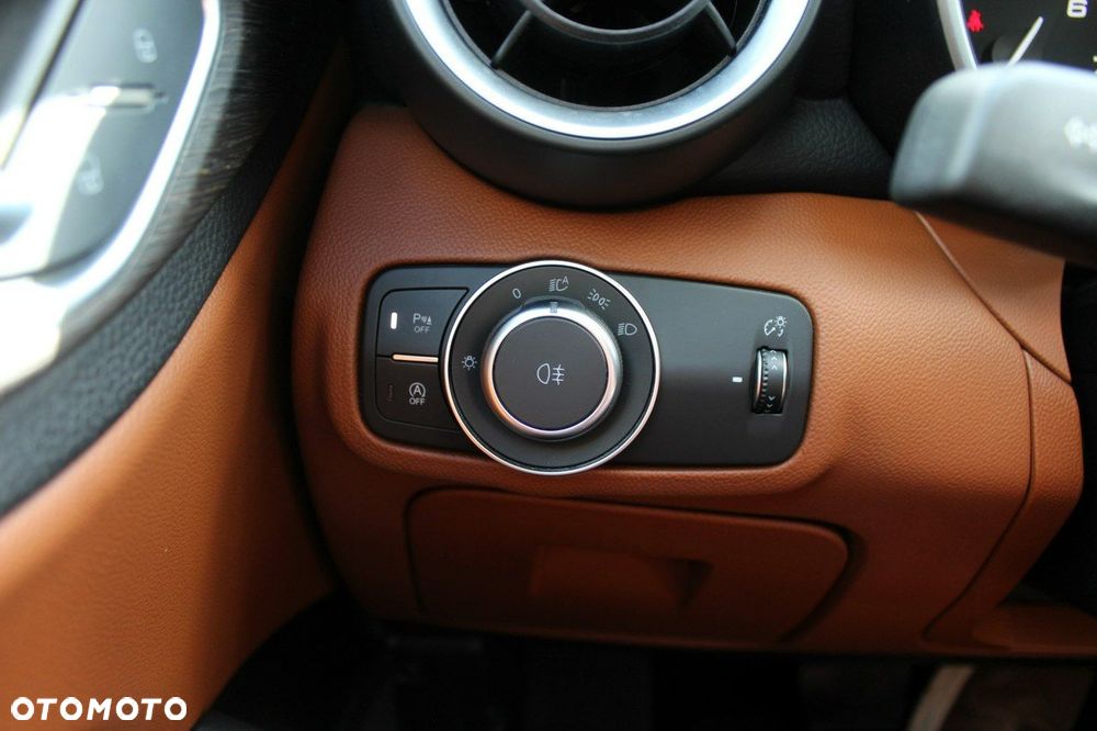 Alfa Romeo Giulia - 19