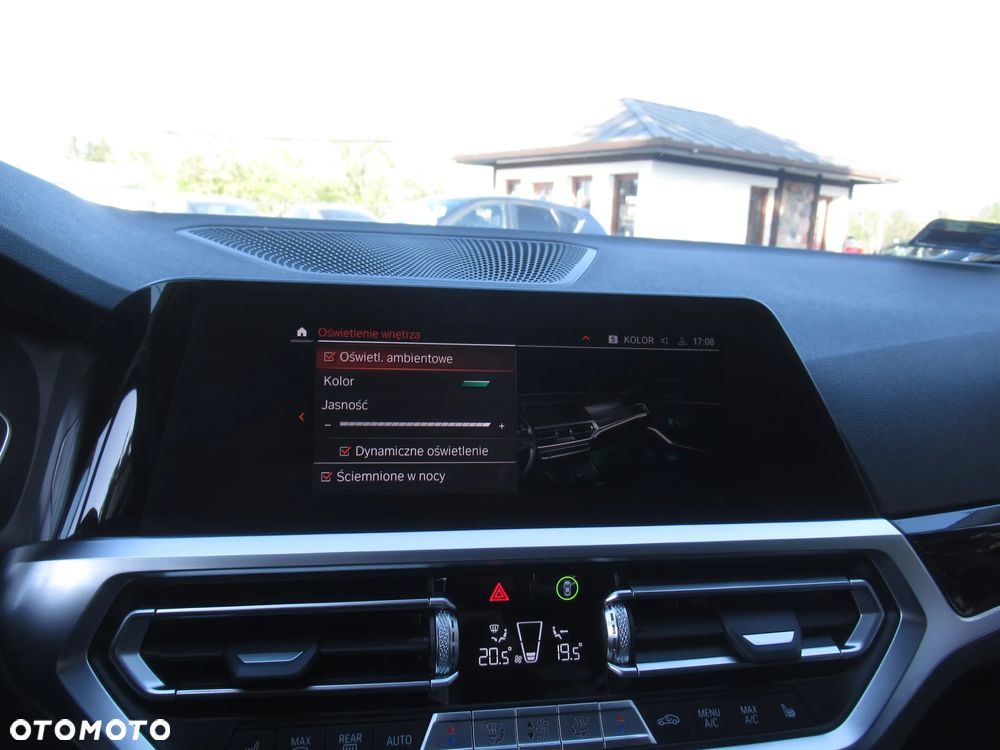 BMW Seria 3 318i Sport Line - 23