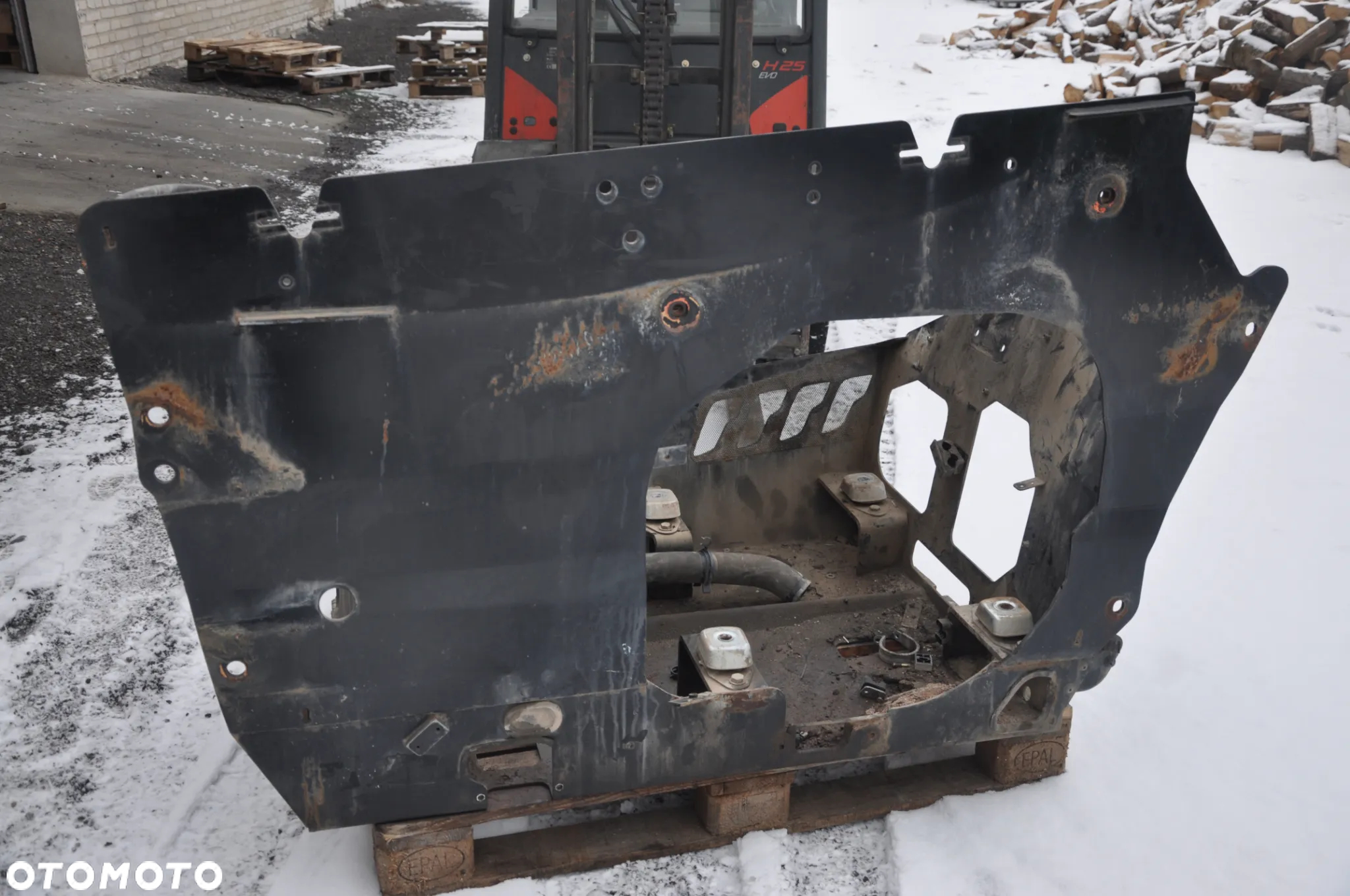Obudowa silnika skrzynia Manitou 635 - 2