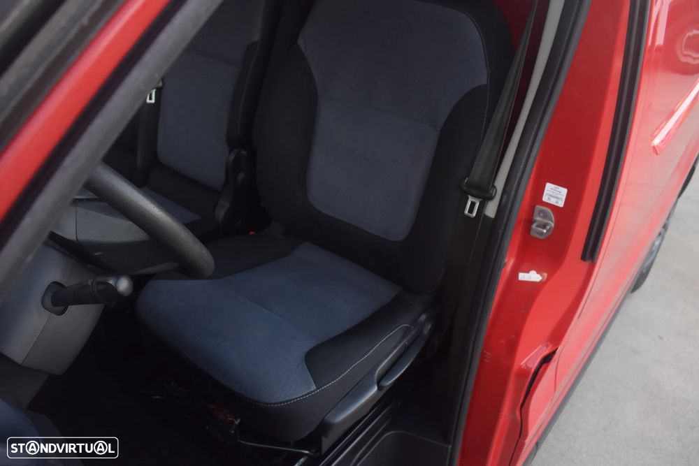 Opel VIVARO L1H1 - 19