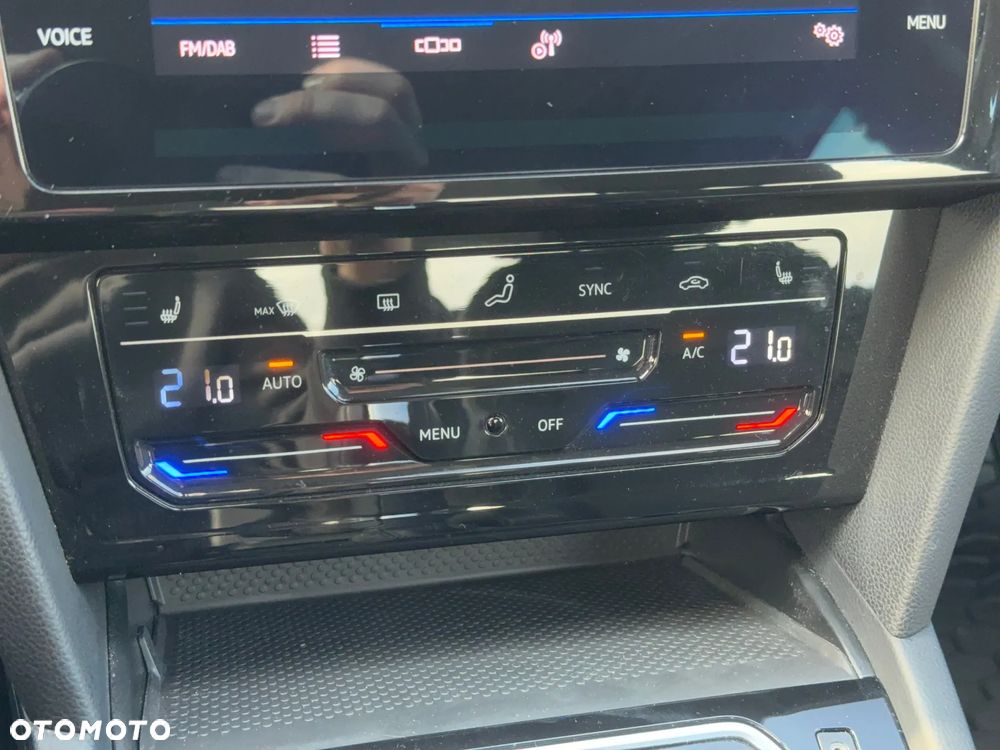 Volkswagen Passat - 14