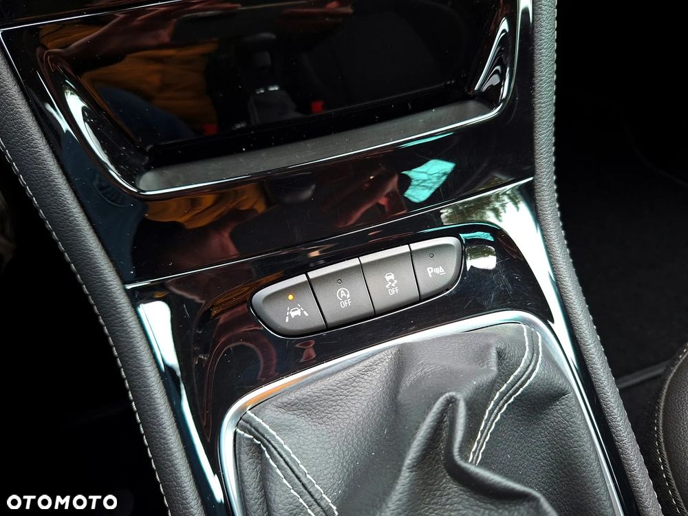 Opel Astra 1.4 Turbo Innovation - 32