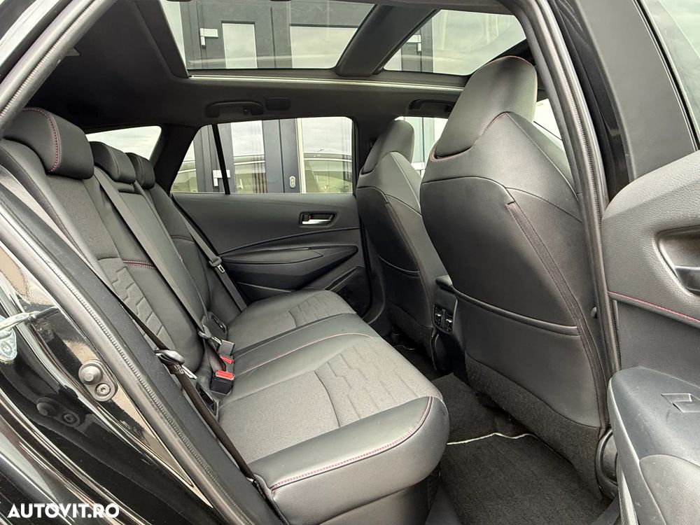 Toyota Corolla 2.0 HSD Exclusive Plus GR Sport Bi-Tone - 14