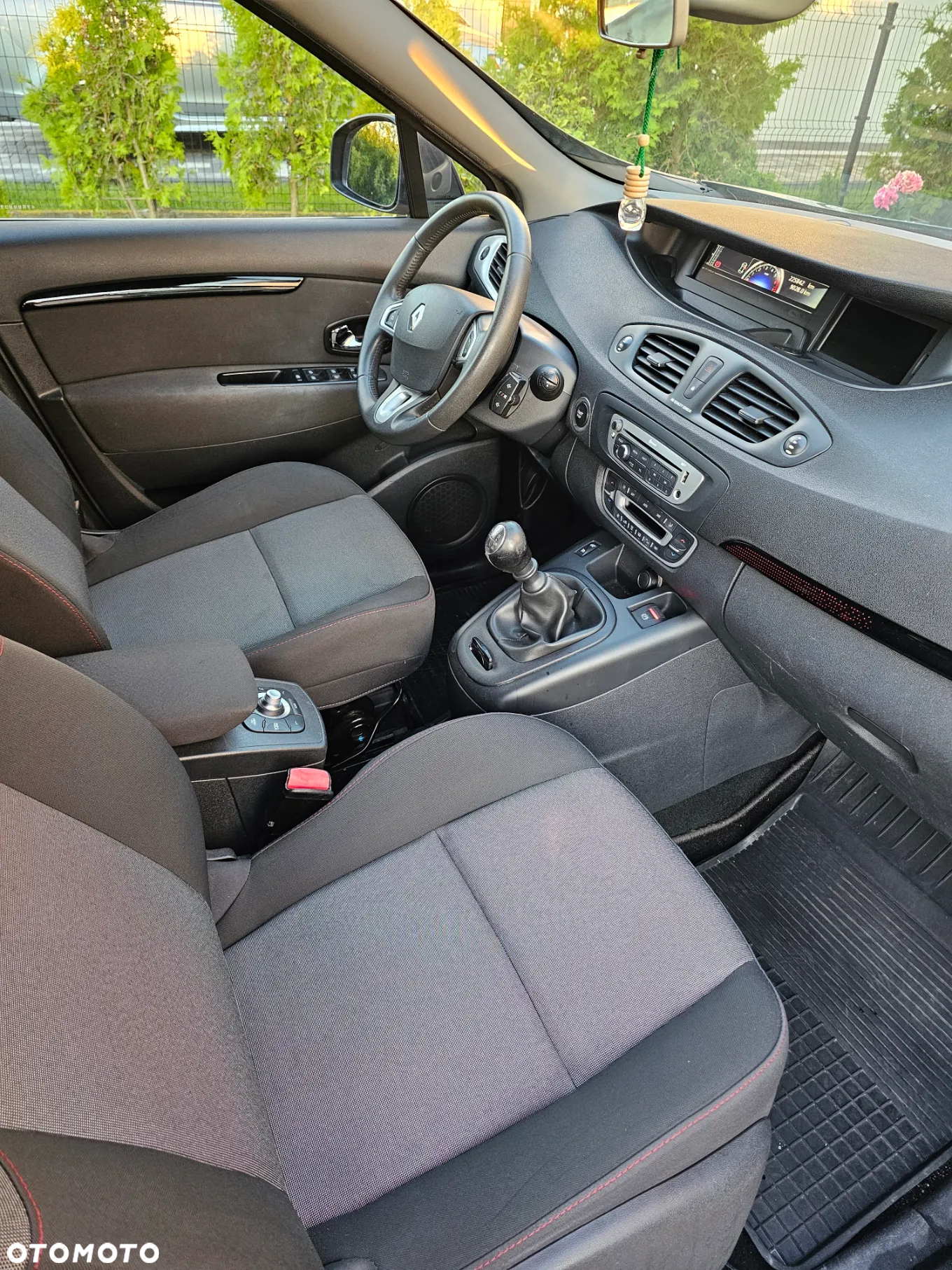 Renault Scenic 1.6 16V 110 LIMITED - 14