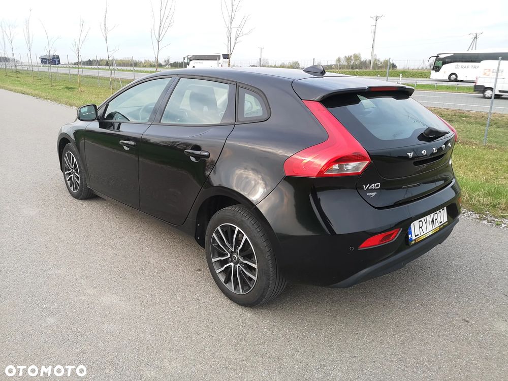 Volvo V40 D2 Momentum - 3