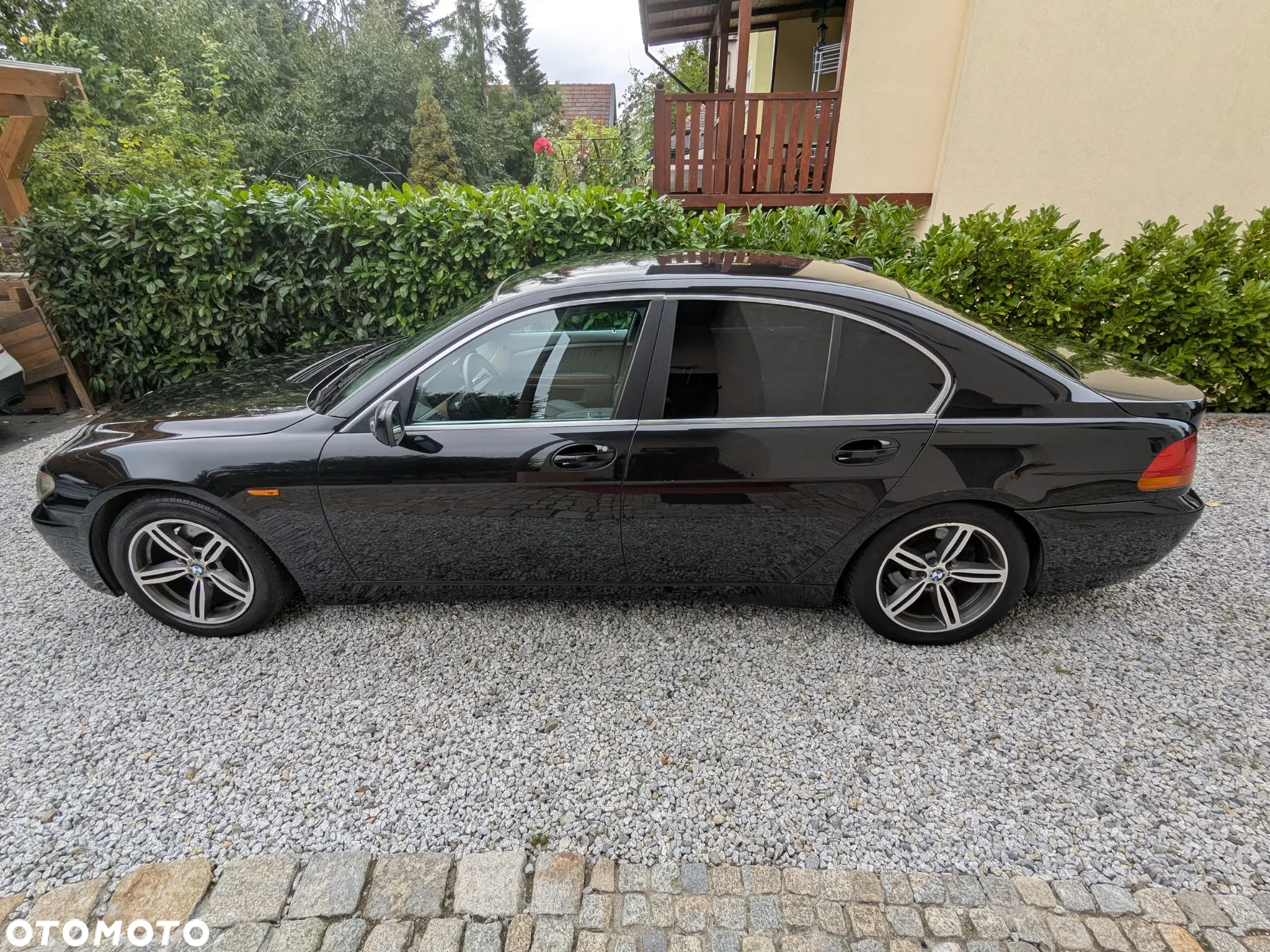 BMW Seria 7 745i - 3