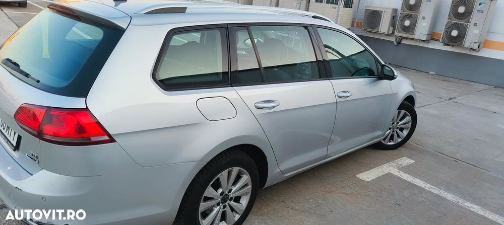 Volkswagen Golf - 2