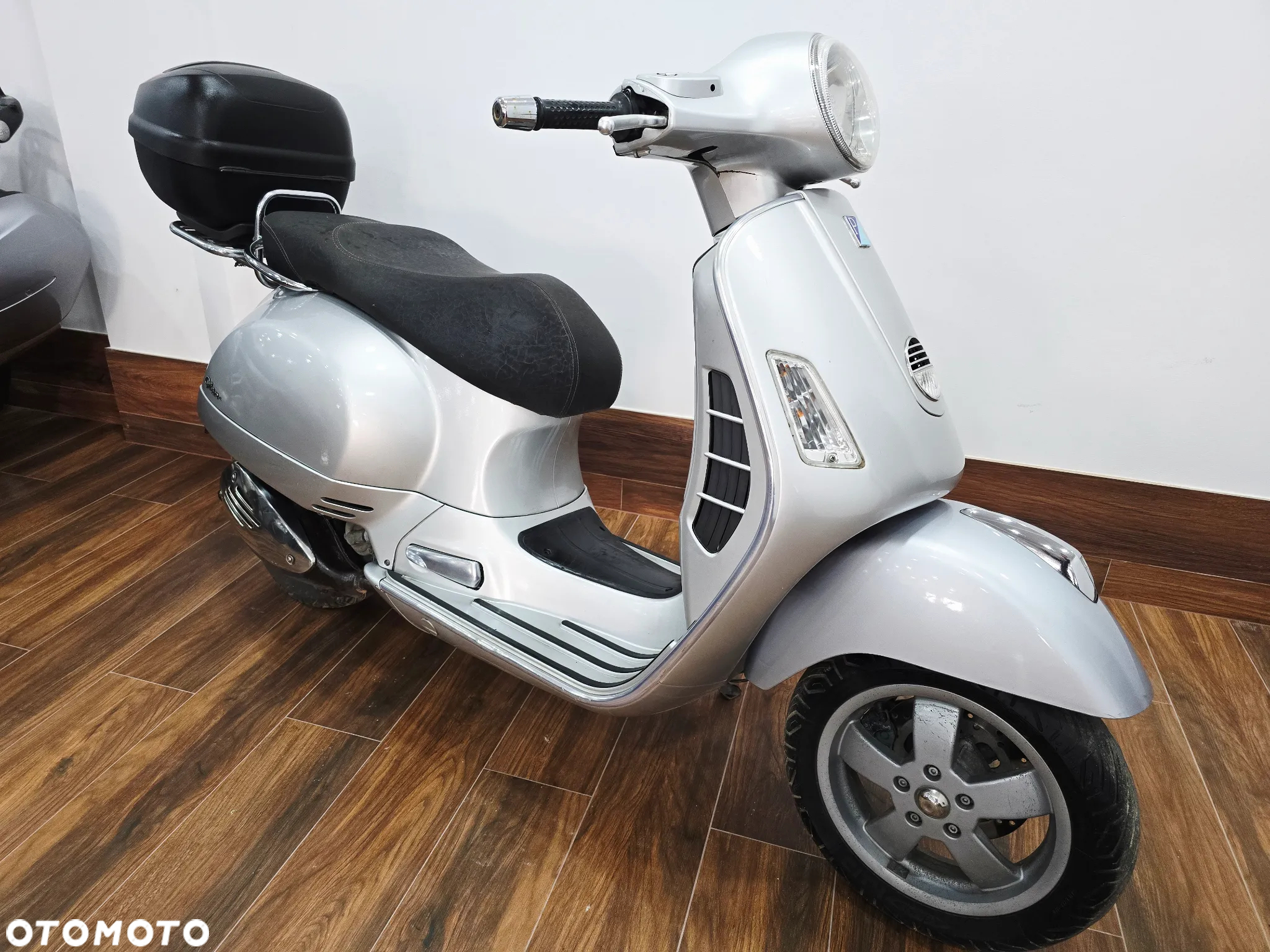 Piaggio Vespa - 16