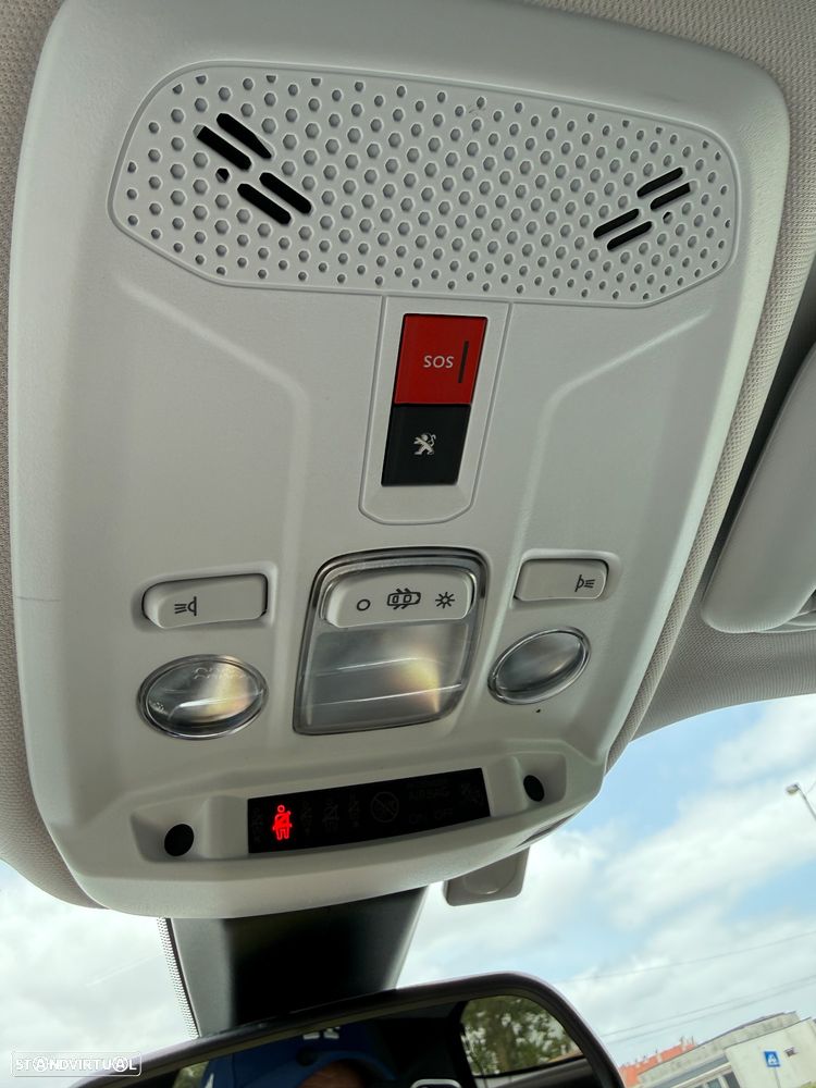 Peugeot e-2008 50 kWh GT Pack - 16