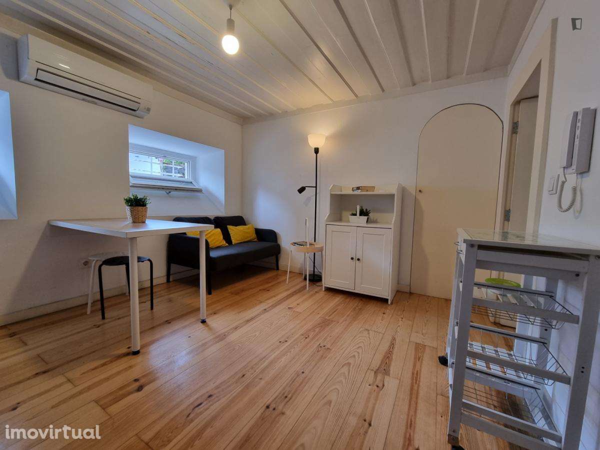 Apartamento com 1 quartos - localizado em Montes Claros Coimbra - Grande imagem: 2/12