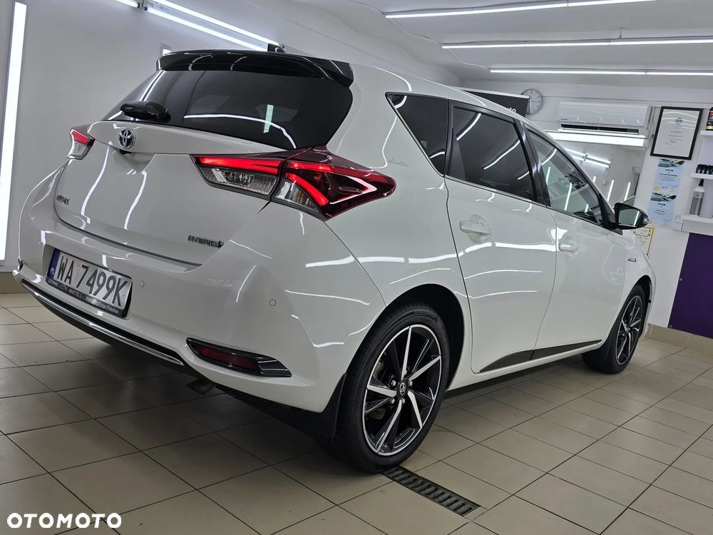 Toyota Auris Hybrid 135 Selection - 28