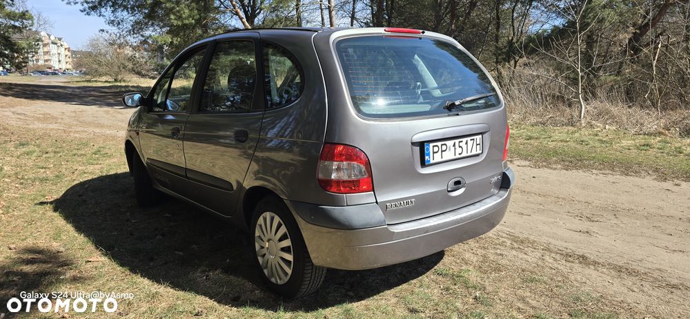 Renault Scenic 1.6 16V Family - 6