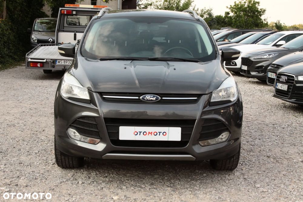 Ford Kuga 2.0 TDCi 2x4 Titanium - 4
