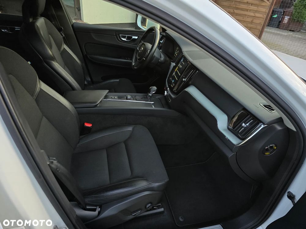 Volvo XC 60 D4 AWD Momentum - 19