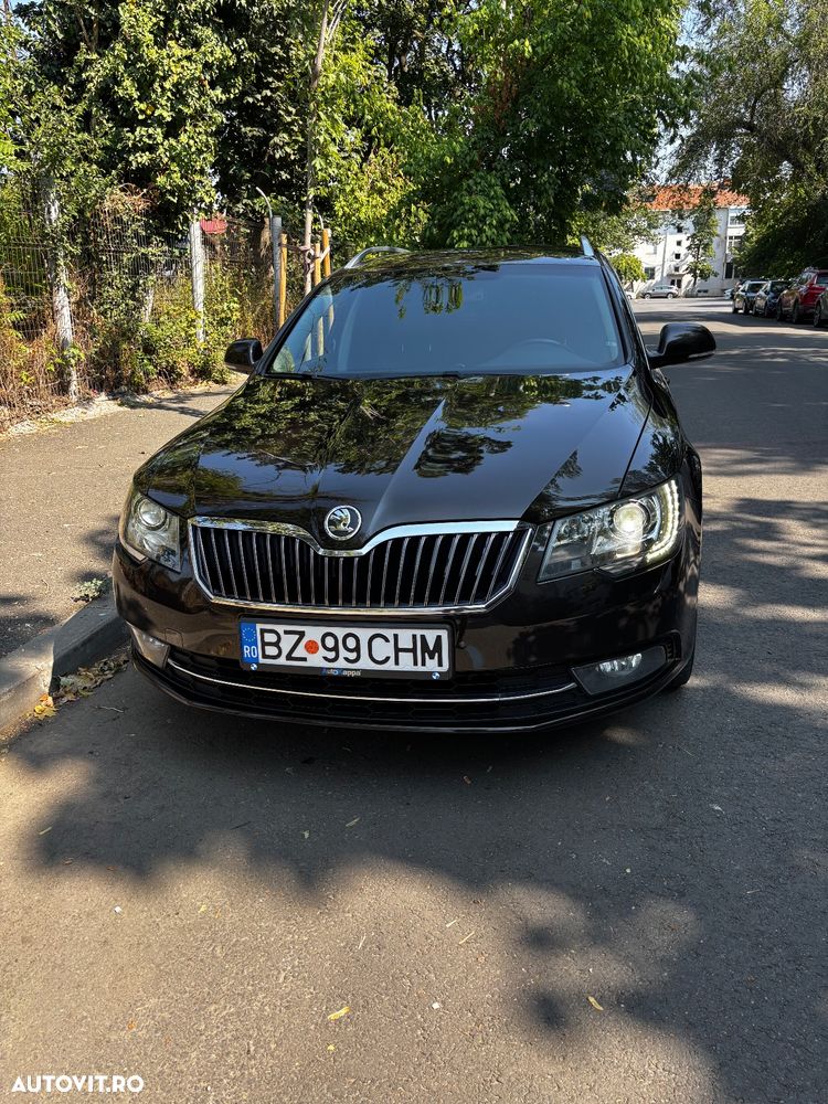 Skoda Superb Combi 2.0 TDI Elegance DSG - 1