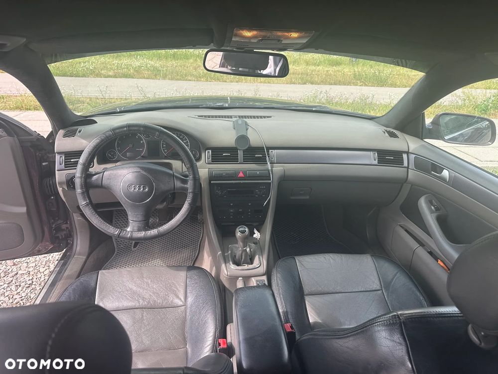 Audi A6 Avant 2.4 - 19