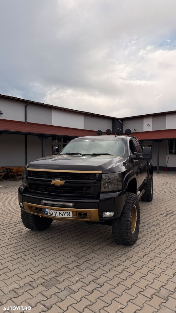 Chevrolet Silverado - 2