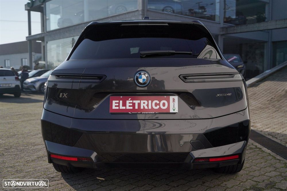 BMW iX xDrive 40 Pack Desportivo - 4