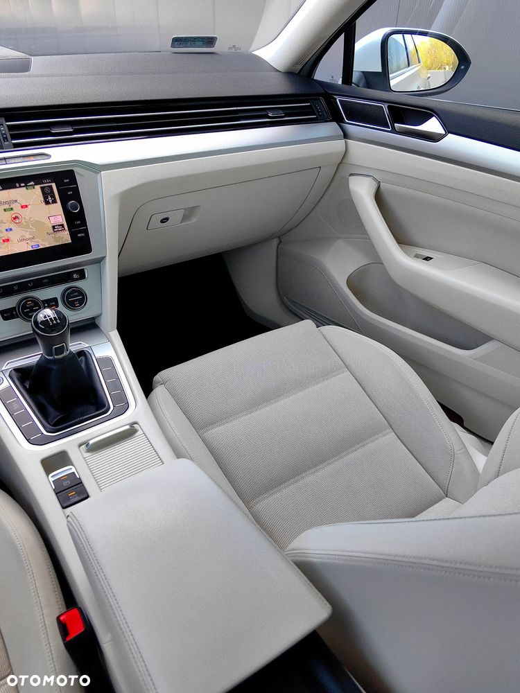 Volkswagen Passat 1.4 TSI BMT Comfortline - 13