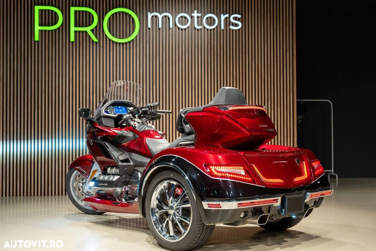 Honda GL 1800 Gold Wing - 5