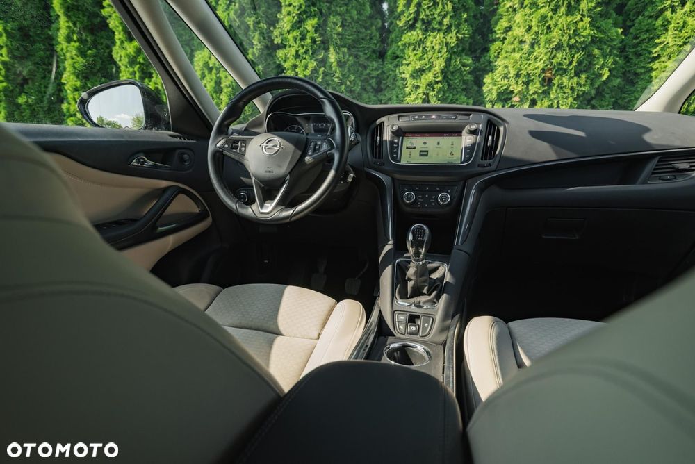 Opel Zafira - 16