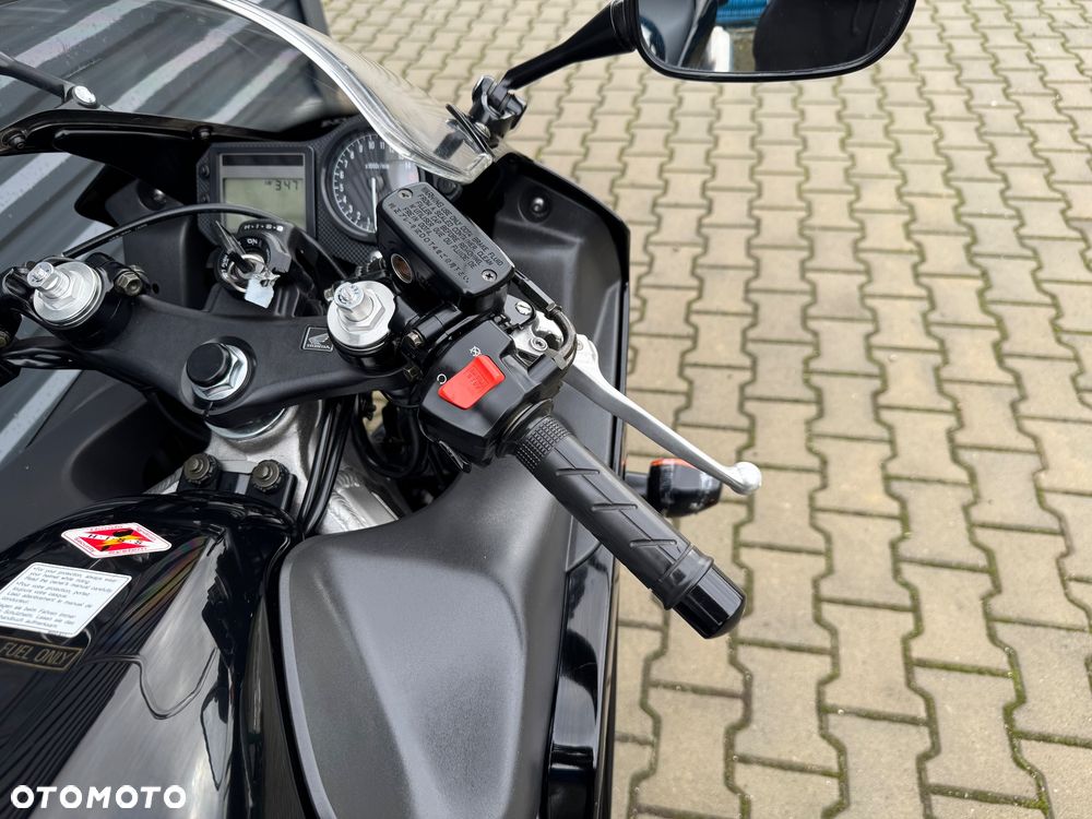 Honda CBR - 23