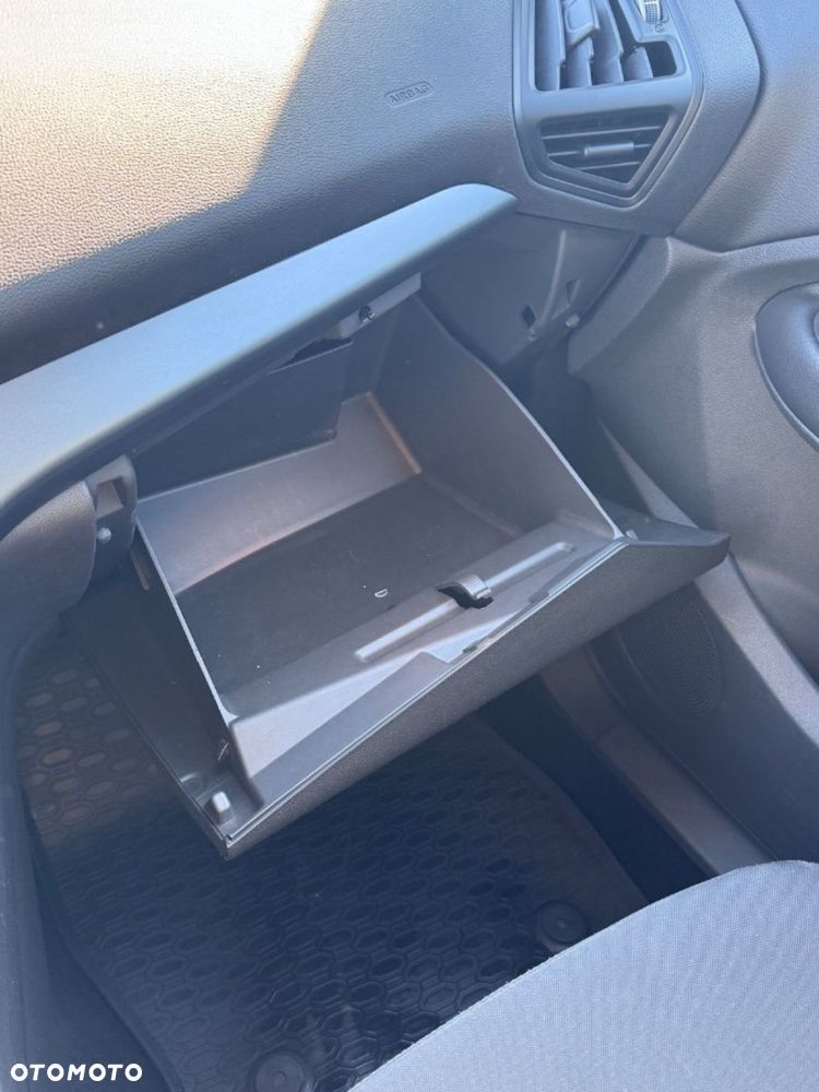 Ford Kuga - 28
