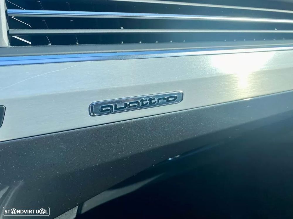 Audi Q7 3.0 TDi quattro S-line Tiptronic 7L - 26