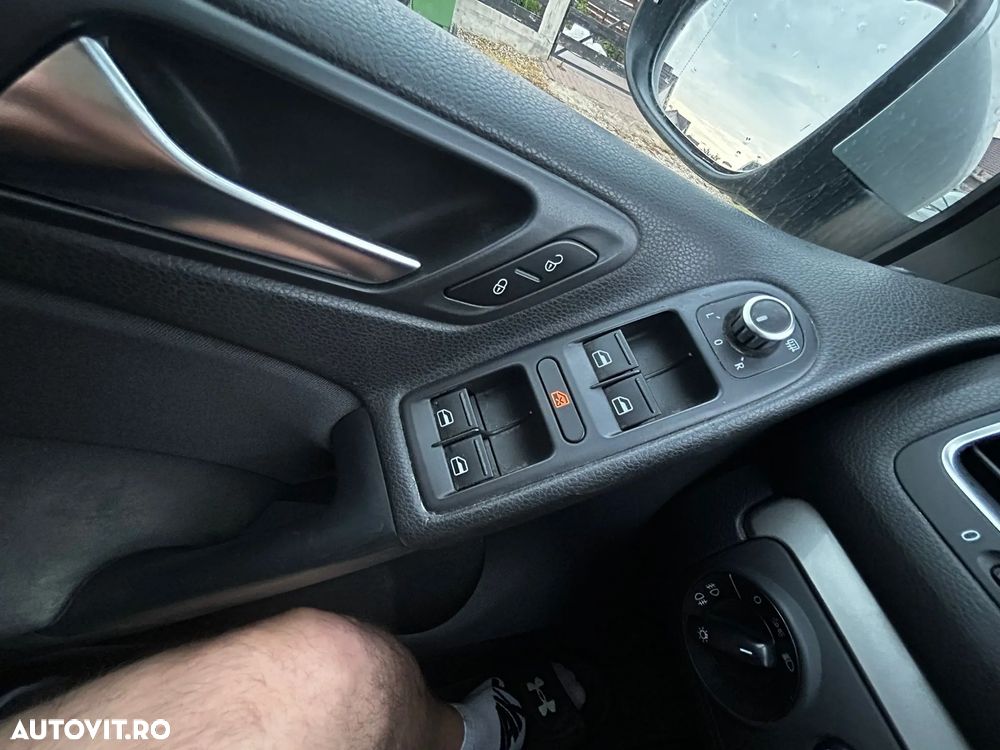 Volkswagen Golf 1.6 TDI DPF Comfortline - 1