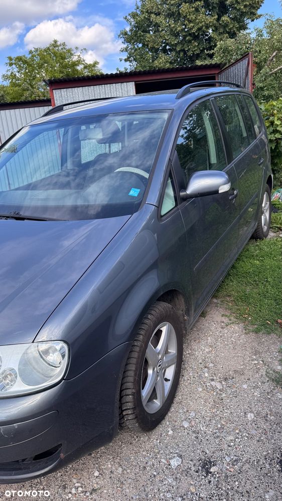 Volkswagen Touran 1.9 TDI Basis DSG - 2