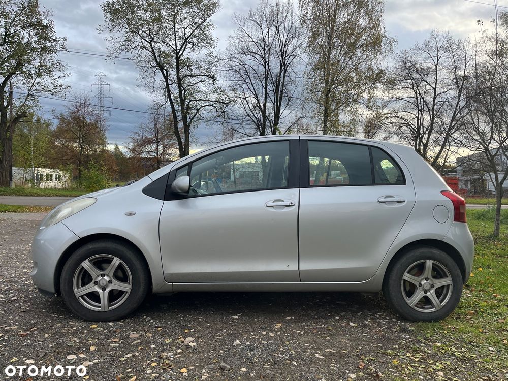 Toyota Yaris - 11