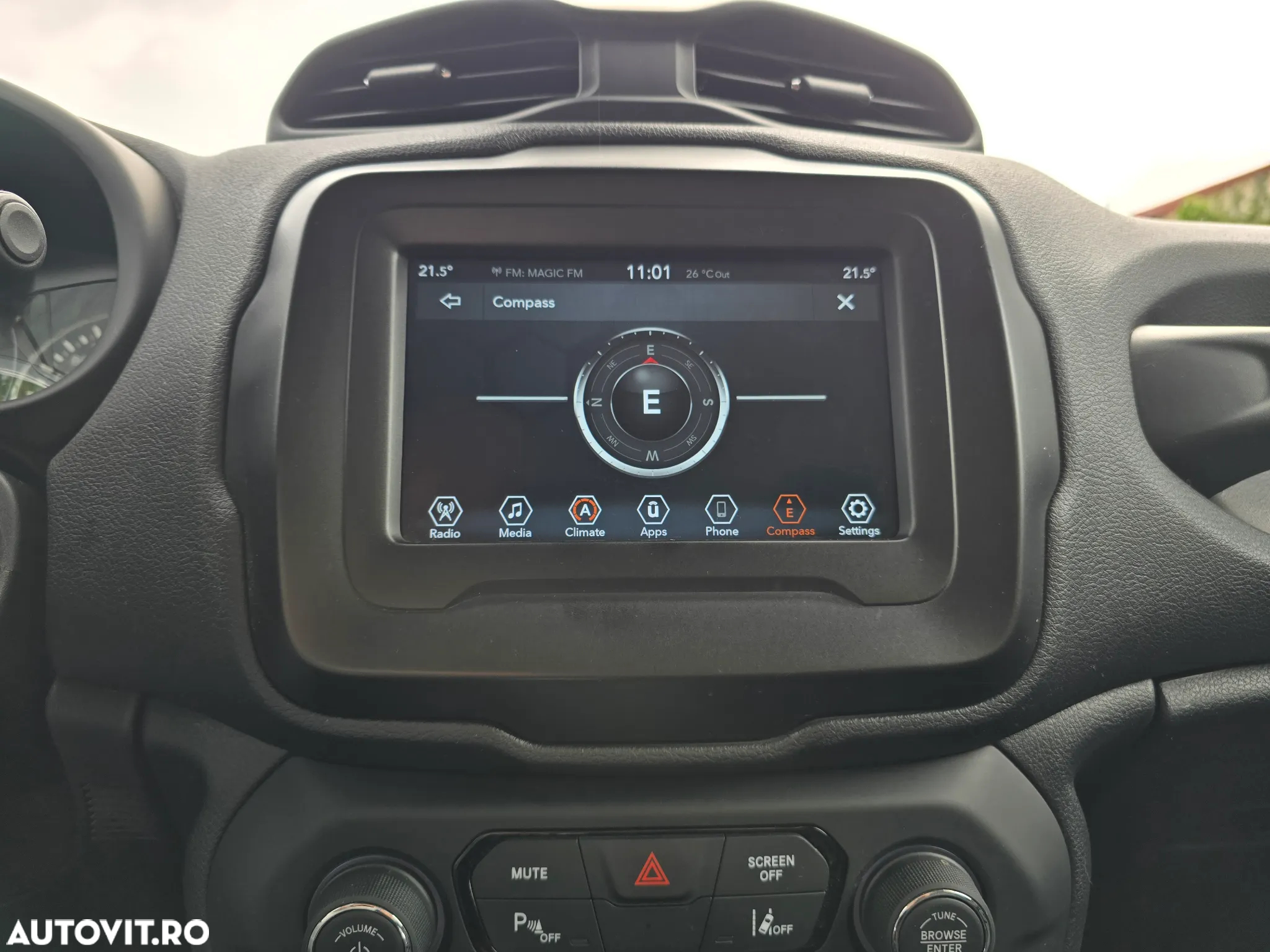 Jeep Renegade 1.0 Turbo 4x2 M6 Longitude - 23
