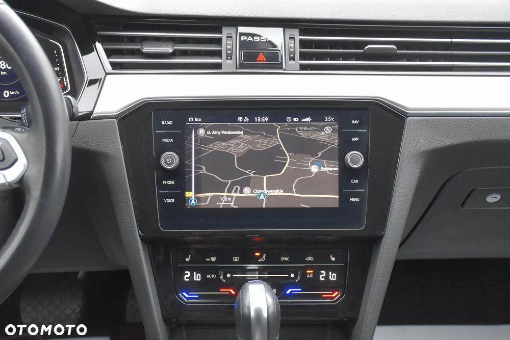 Volkswagen Passat 2.0 TDI SCR DSG 4Motion Elegance - 29