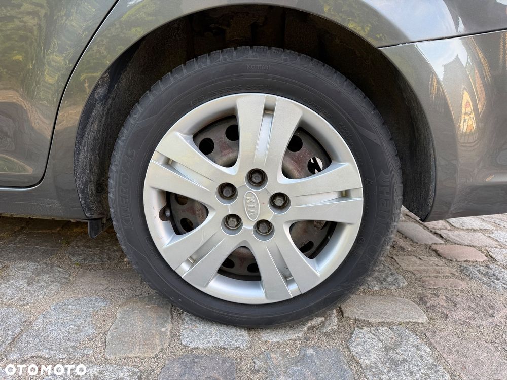 Kia Ceed 1.6 CRDi 90 ISG Spirit - 31