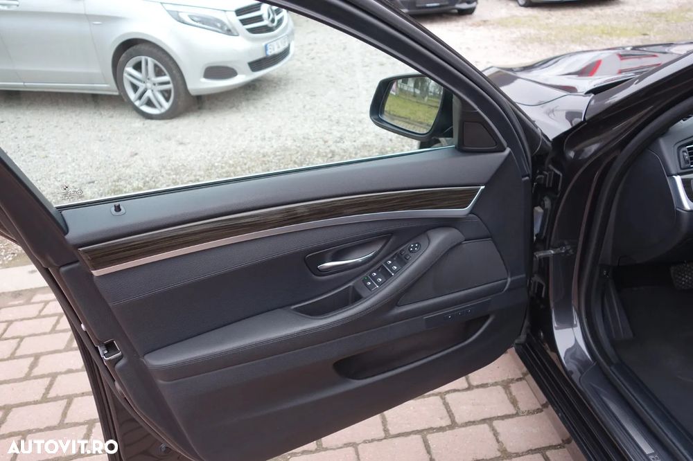 BMW Seria 5 530d xDrive - 37