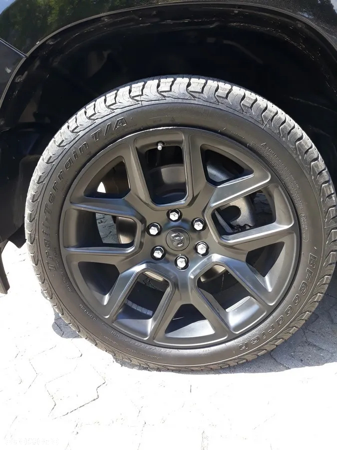 RAM 1500 Crew Cab Sport - 9