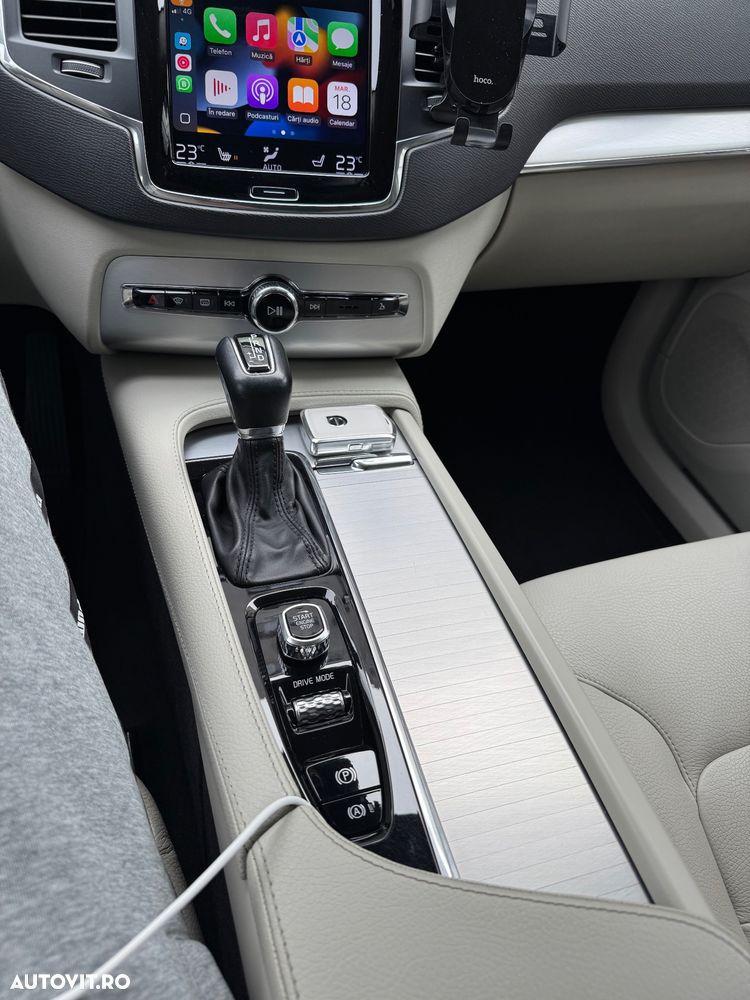 Volvo XC 90 D5 AWD Geartronic Momentum - 28