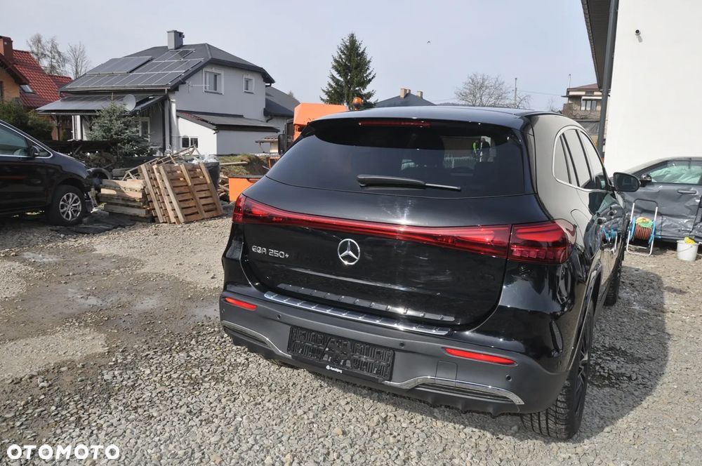Mercedes-Benz EQA 250+ AMG Line - 11