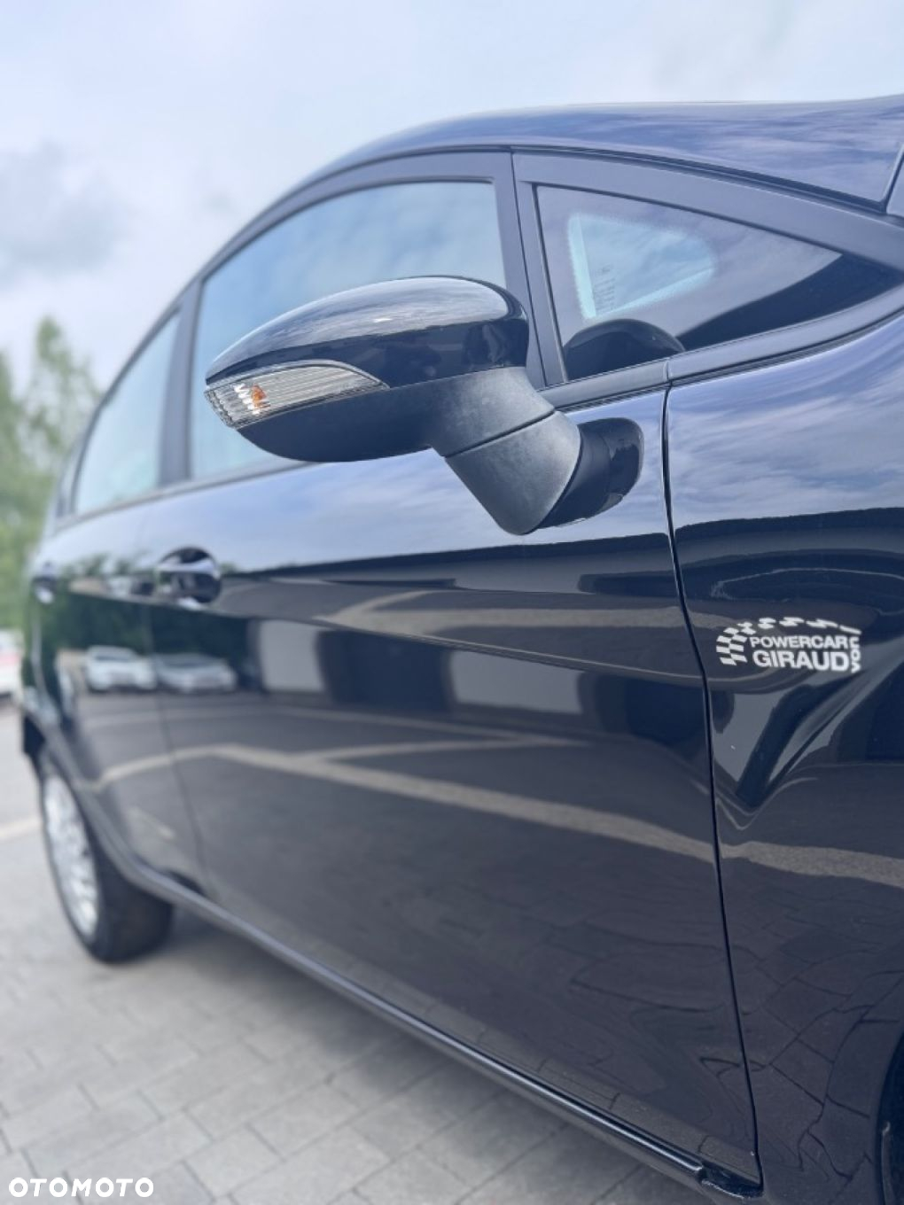 Ford Fiesta - 25