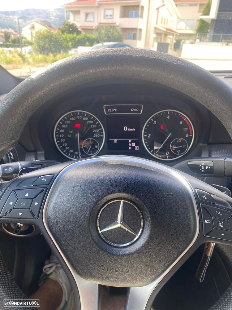 Mercedes-Benz A 220 CDI 4Matic 7G-DCT Urban - 3