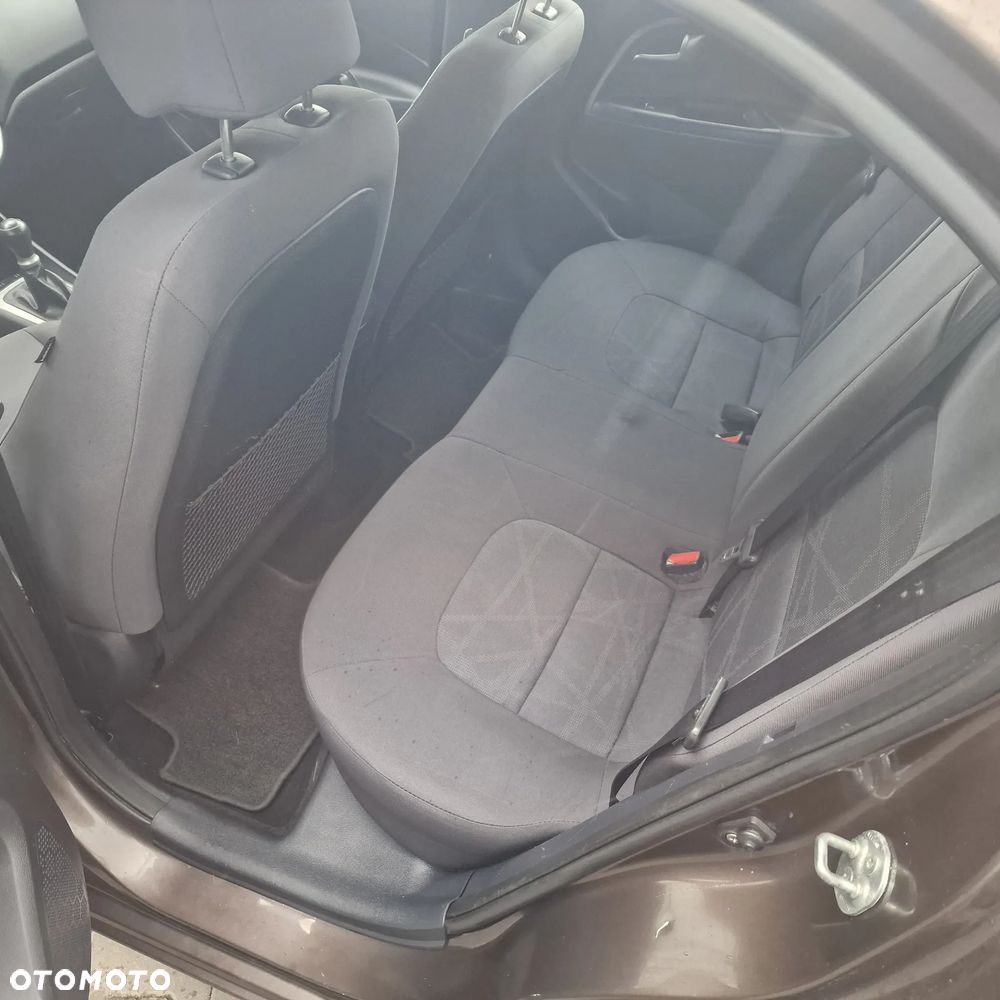 Kia Rio - 6